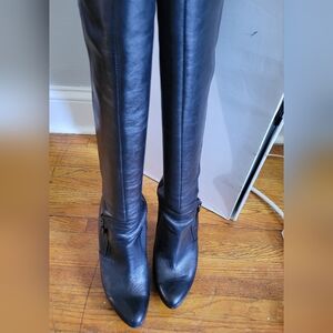 Sexy Knee High Leather Boots (Good Condition)